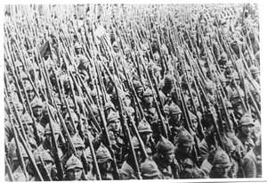 Rotarmisten mit Gewehren