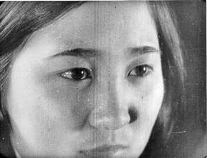 Junge Frau in Großaufnahme