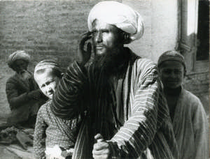 Mann mit weißem Turban