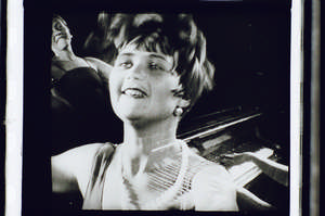 Tänzerinnen und Klavier, Blick nach oben