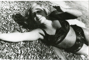 Junges Mädchen im Bikini