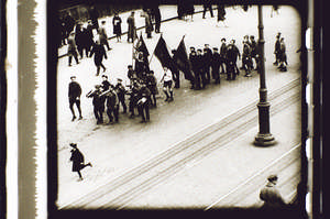 Pionierumzug mit laufendem Kind